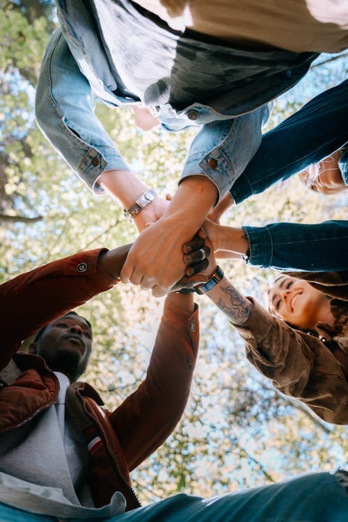 People shake hands